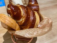 -Dough&Joe团憩(瑞虹天地月亮湾店)