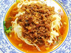 -渝之汇牛肉豌杂面