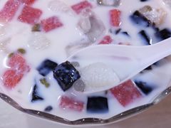 -亚龙湾亚泰商业街