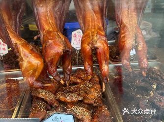 兔兔这么可爱，当然是吃掉它啦！
