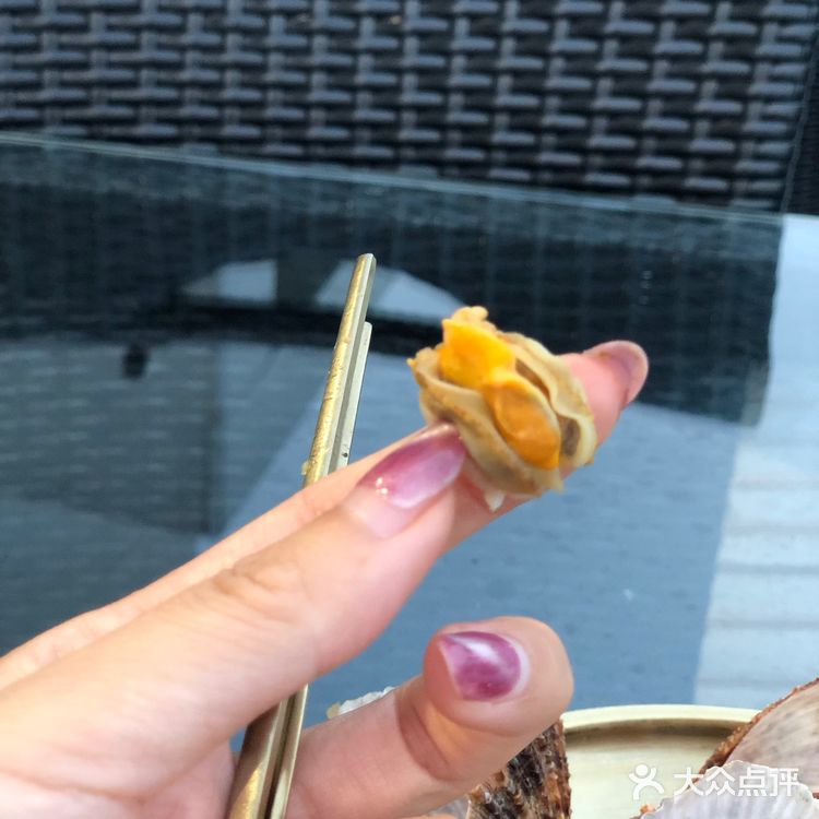 总之非常开心，坐海边看落日、品美食…