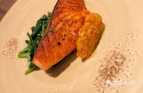 Butter Vanilla Pan-Seared Salmon