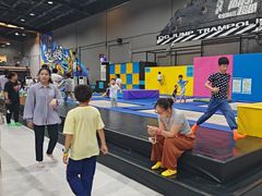 -超时空蹦床团建·VR潮玩运动娱乐·生日派对游乐园(金桥店)