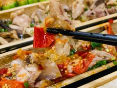 -胡须哥网红竹筒菜