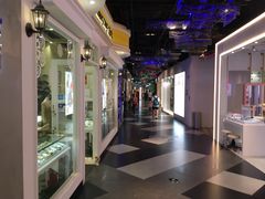 -时尚MEGO商业广场(华新地铁店)
