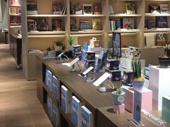 -光海书局(南京东路第一百货店)