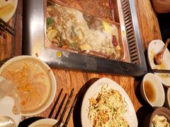 -老牌坊云南鱼豆花火锅(爱建店)