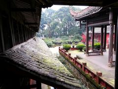 -峨眉山报国寺