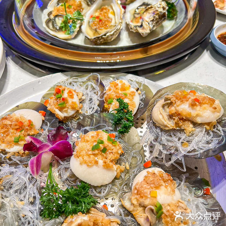 广东人吃海鲜追求一个“鲜”字蒸汽火锅吃过的人都懂