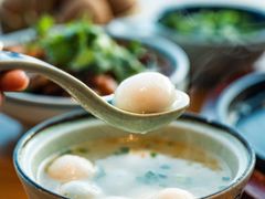 -包整·丝娃娃(一览甲秀楼风景店)