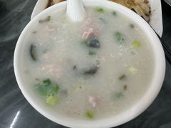 皮蛋瘦肉粥-穗银肠粉店(东川路店)