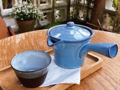 -彳亍咖啡·这里(水湾路店)