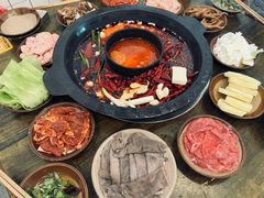 -黄潇洒老火锅(九眼桥宏济巷店)
