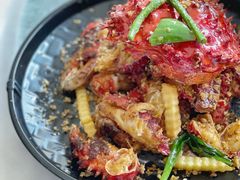 避风塘炒石岩蟹-79号渔船海鲜饭店(宝安店)