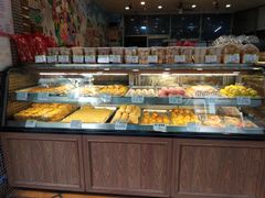 面包甜点陈列柜-赞记龙凤礼饼(广州市二宫向群宾馆店)