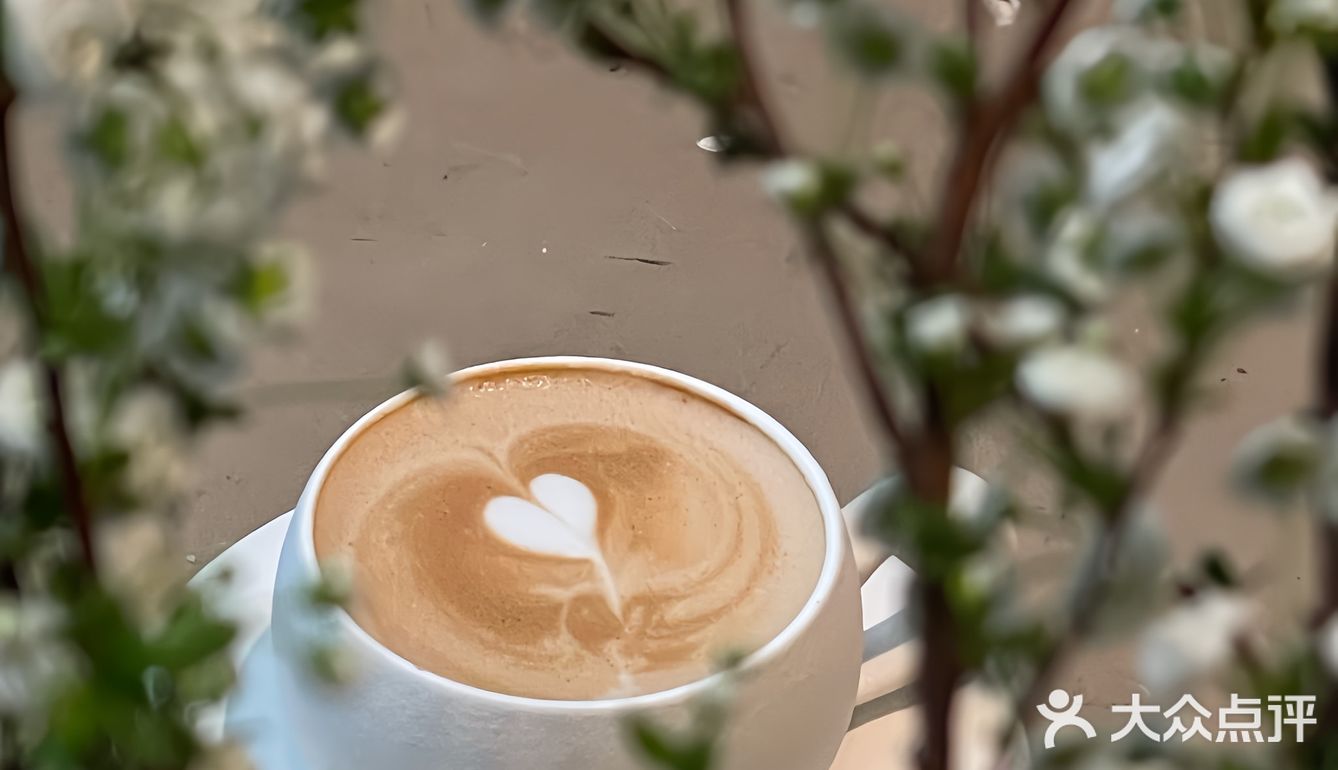 广州探店☕️好美这处天窗光影短期内无可替代