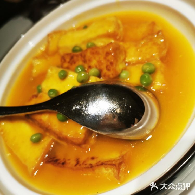 一份是有酱汁的，一份没酱汁