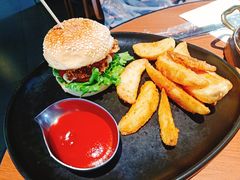 薯角-魏斯理汉堡(西安沣东吾悦店)