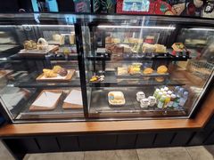 面包甜点陈列柜-星巴克臻选(深圳华强北茂业店)