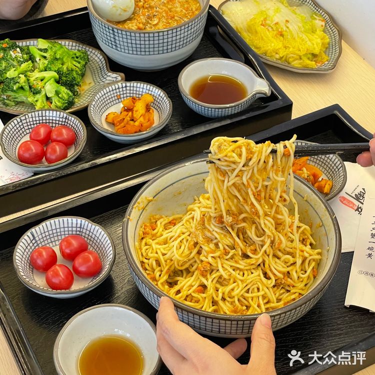 成都也有瀑布蟹黄面了🦀️!实惠好吃!!