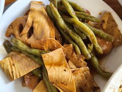 -老鼎万春卤菜(五代传承创始老店)