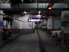 -百联又一城停车场