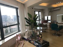 -E.L.K造型momopark店