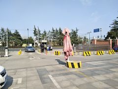 -房地产交易中心-停车场