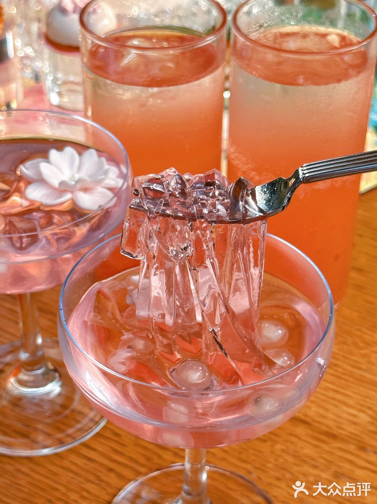 它唯一的缺点：北京三元桥限定……