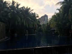 -三亚湾海居铂尔曼度假酒店