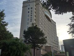 -山明水秀大饭店