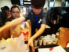 -麦当劳(展览路店)