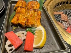 -山川小町·极番烧肉(新地假日广场店)