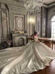 -雪中彩影婚纱摄影·微光艺术中心