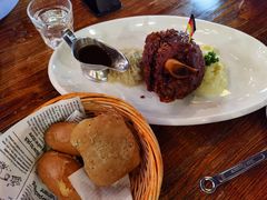 德式烤猪肘-1886德国汽车餐厅(外滩十六铺码头店)