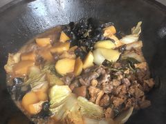 -粘豆包柴火铁锅炖