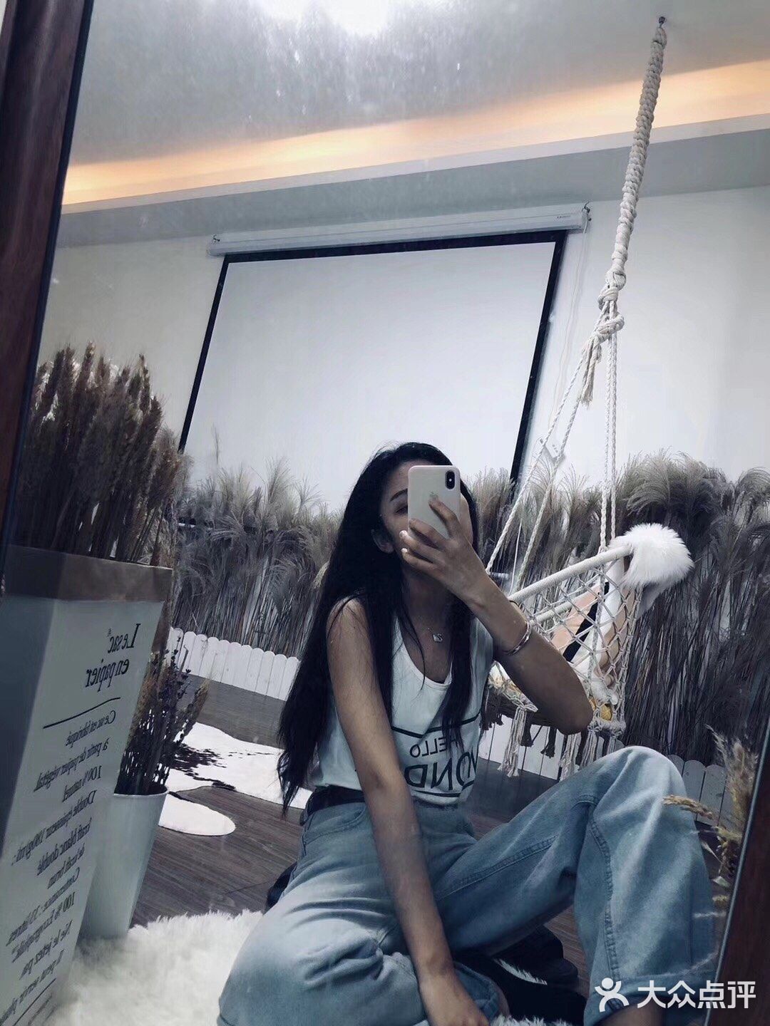 跟闺蜜一起来庆祝,做了简单的饭菜,听着舒缓的音乐