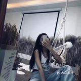 跟闺蜜一起来庆祝,做了简单的饭菜,听着舒缓的音乐