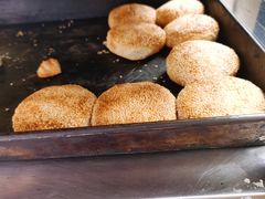 黑芝麻烧饼-朱记小郑酥烧饼(建康路店)