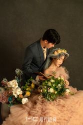 -现代经典婚纱摄影