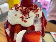 草莓生乳冰-WONDER ICE 萬得冰田(建設路总店)