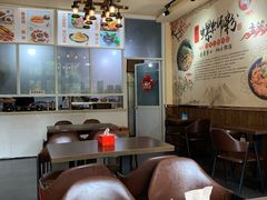 大堂-柳大厨螺蛳粉(人民路总店)