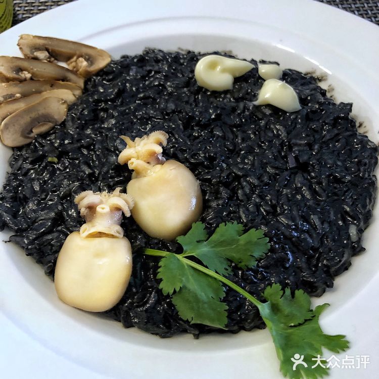西班牙墨鱼汁饭+烤蘑菇