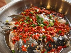 老坛剁椒蒸鲜活大鱼头-湖南乡情湘菜馆(罗湖店)