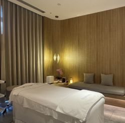 -AURAS璈然科技护肤中心