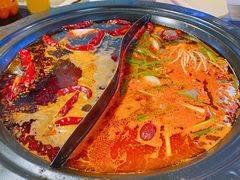 番茄红汤鸳鸯锅-宽板凳老灶火锅(南礼士路店)