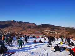 -济南卧虎山滑雪场