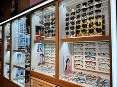 -上海网星眼镜批发·蔡司依视路官方授权(三叶眼镜城店)