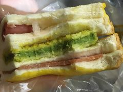 -蓝小轩蛋糕·面包(趣春店)