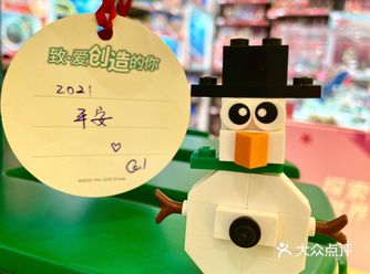 这家乐高店面不大但是东西真的很全,可以让娃自由体验的